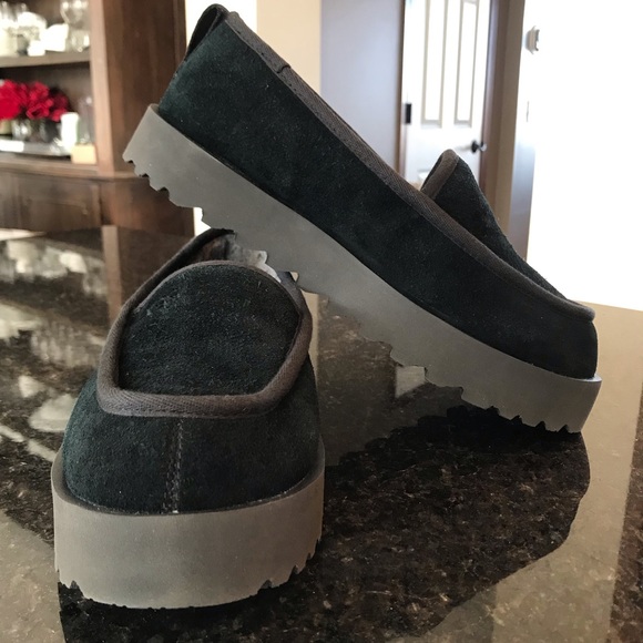 New UGG Super Moc Slipper, Black Cozy Loafers, Slip-Ons, Fuzzy Slippers, UGGs - Picture 11 of 14